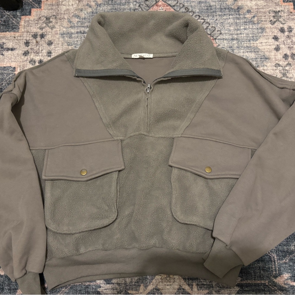 Oversized Pullover with pockets